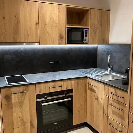 アパート Marx - Marx - *